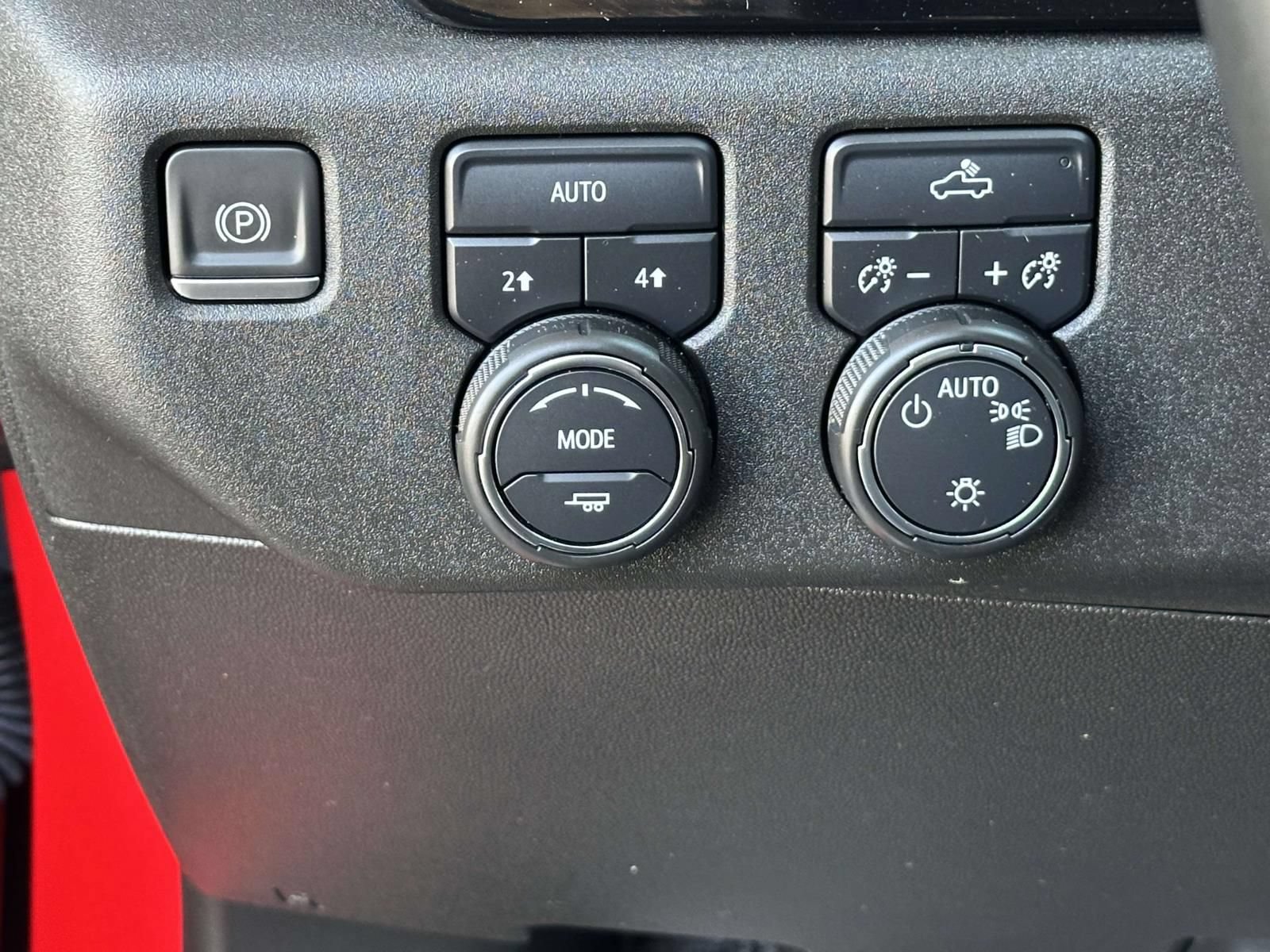 Certified 2023 Chevrolet Silverado 1500 LT AWD/4WD image 16