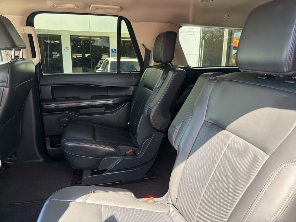 Used 2023 Ford Expedition Max XLT image 11