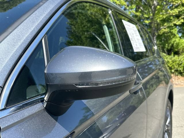 Certified 2023 Volkswagen Tiguan SE image 10