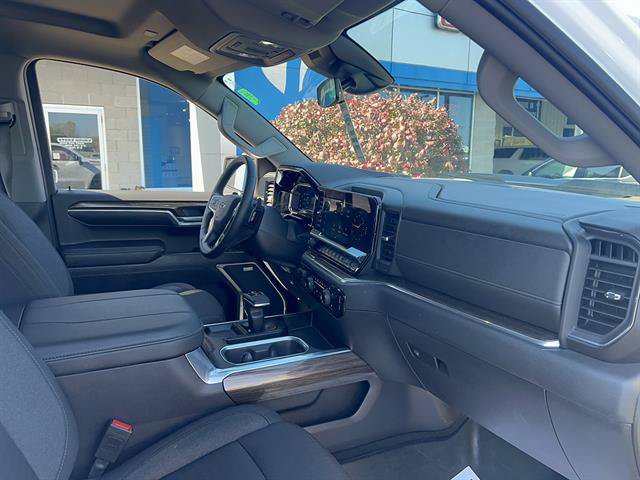 Used 2024 Chevrolet Silverado 1500 LT Trail Boss w/ Convenience Package II AWD/4WD image 13