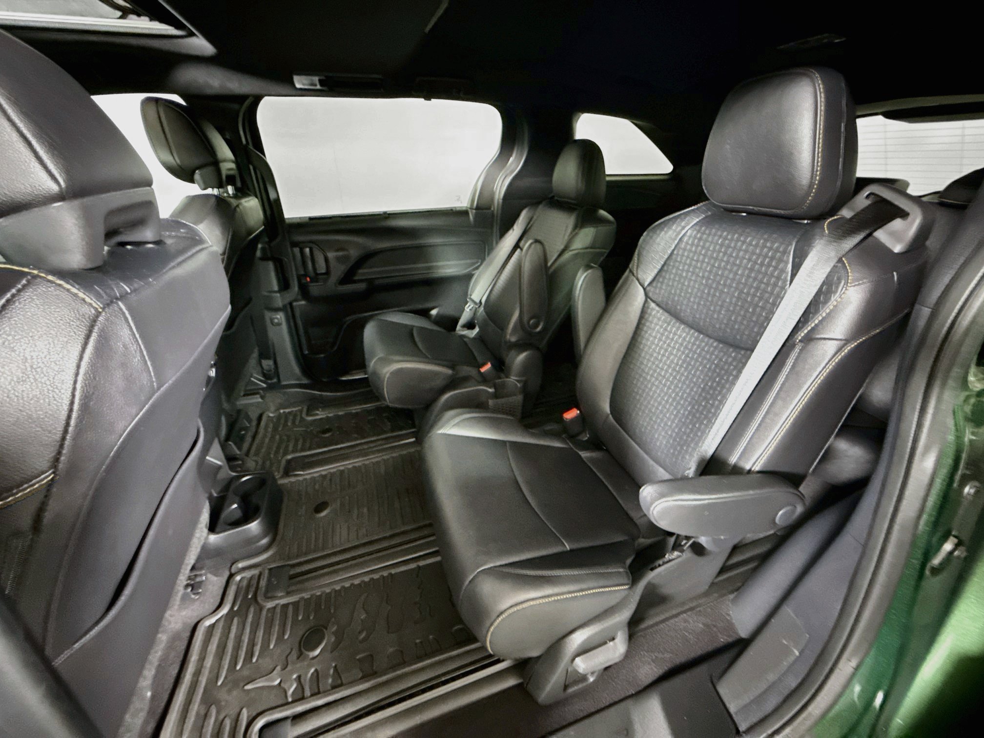 Certified 2025 Toyota Sienna XLE Woodland Edition AWD/4WD image 24