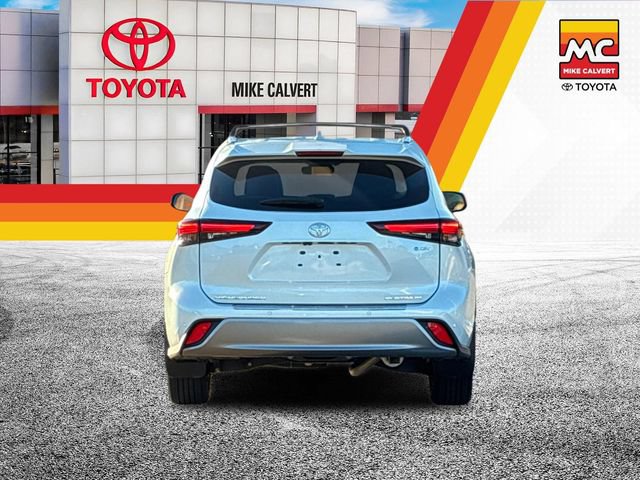 Used 2026 Toyota Highlander Platinum AWD/4WD image 4