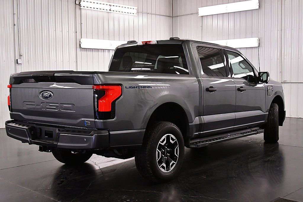 Used 2023 Ford F150 Lightning XLT image 7