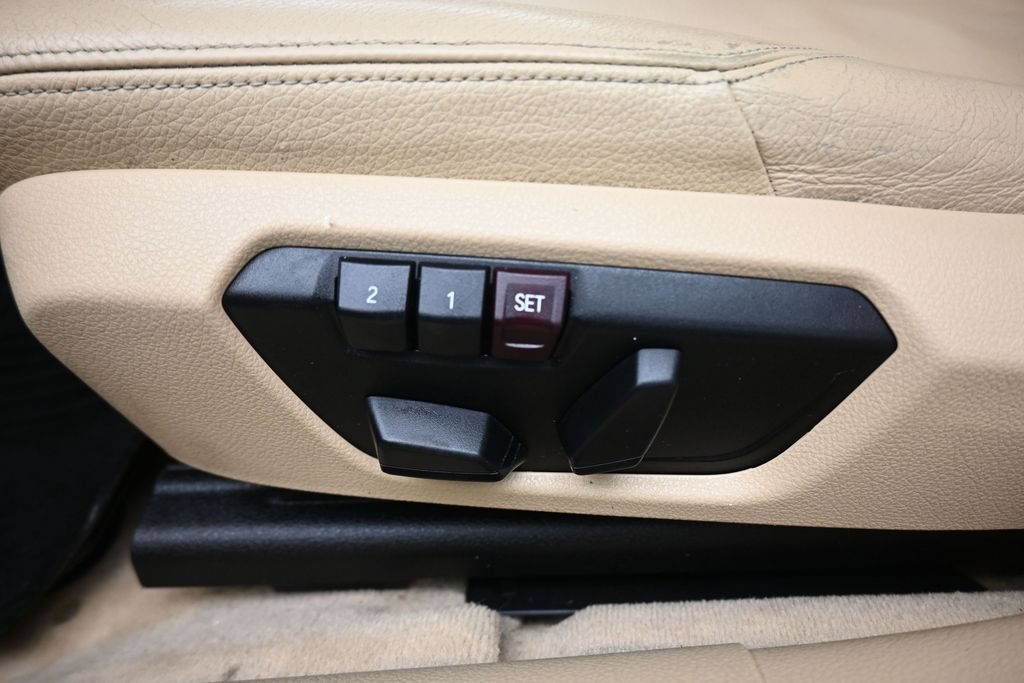 Used 2015 BMW 328i xDrive Sedan AWD/4WD image 12