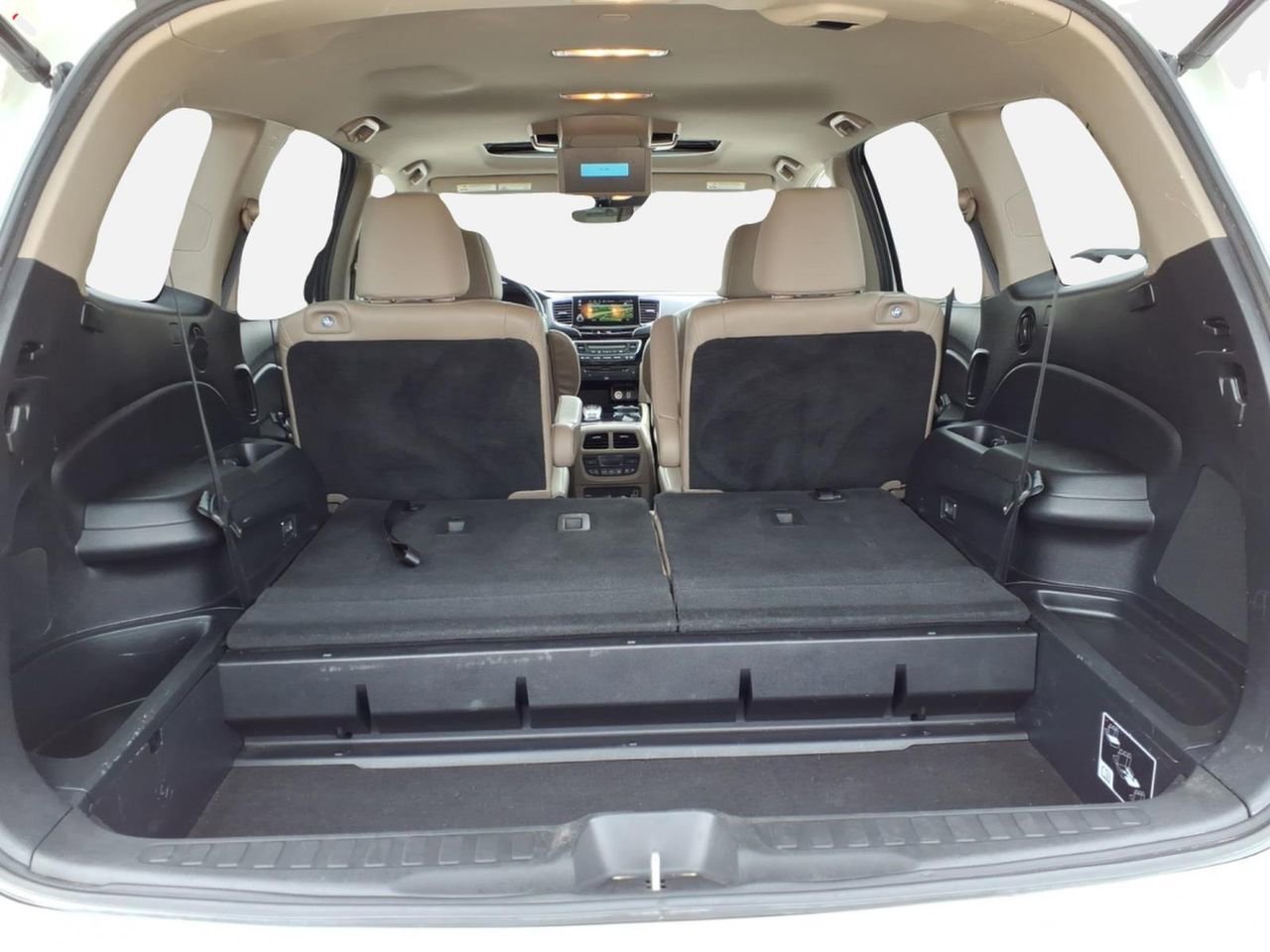 Used 2020 Honda Pilot Touring image 6