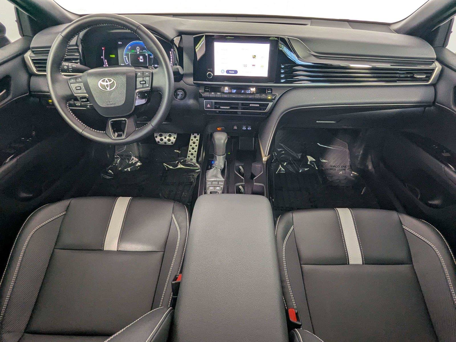 Certified 2026 Toyota Camry Hybrid FWD image 36