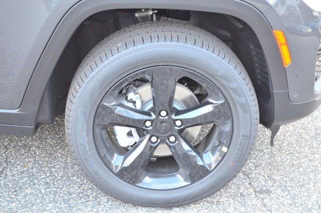 New 2025 Jeep Grand Cherokee Limited w/ Luxury Tech Group II image 10