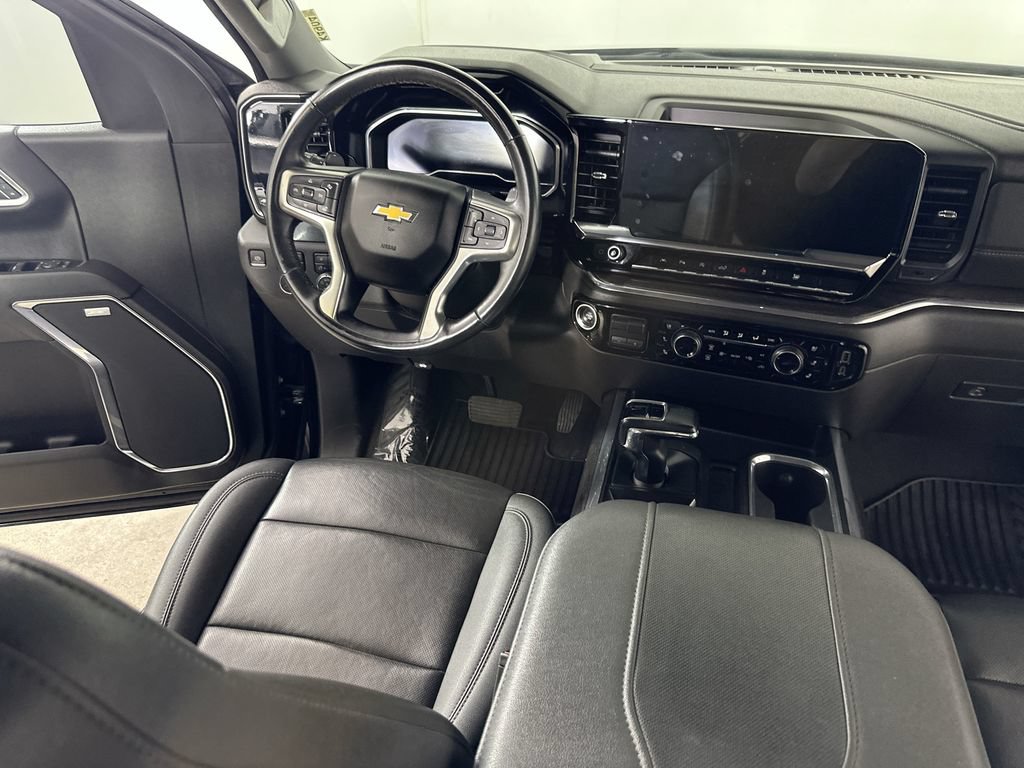 Used 2023 Chevrolet Silverado 1500 LTZ w/ LTZ Convenience Package II AWD/4WD image 19