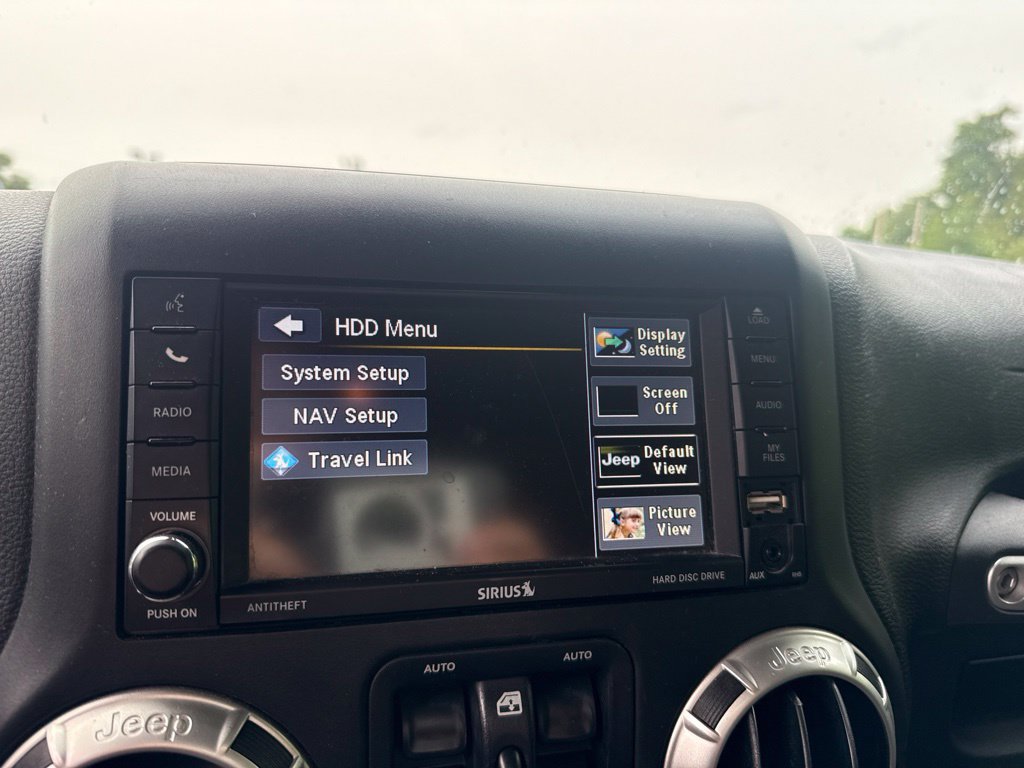 Used 2016 Jeep Wrangler Unlimited Sahara w/ Connectivity Group AWD/4WD image 23