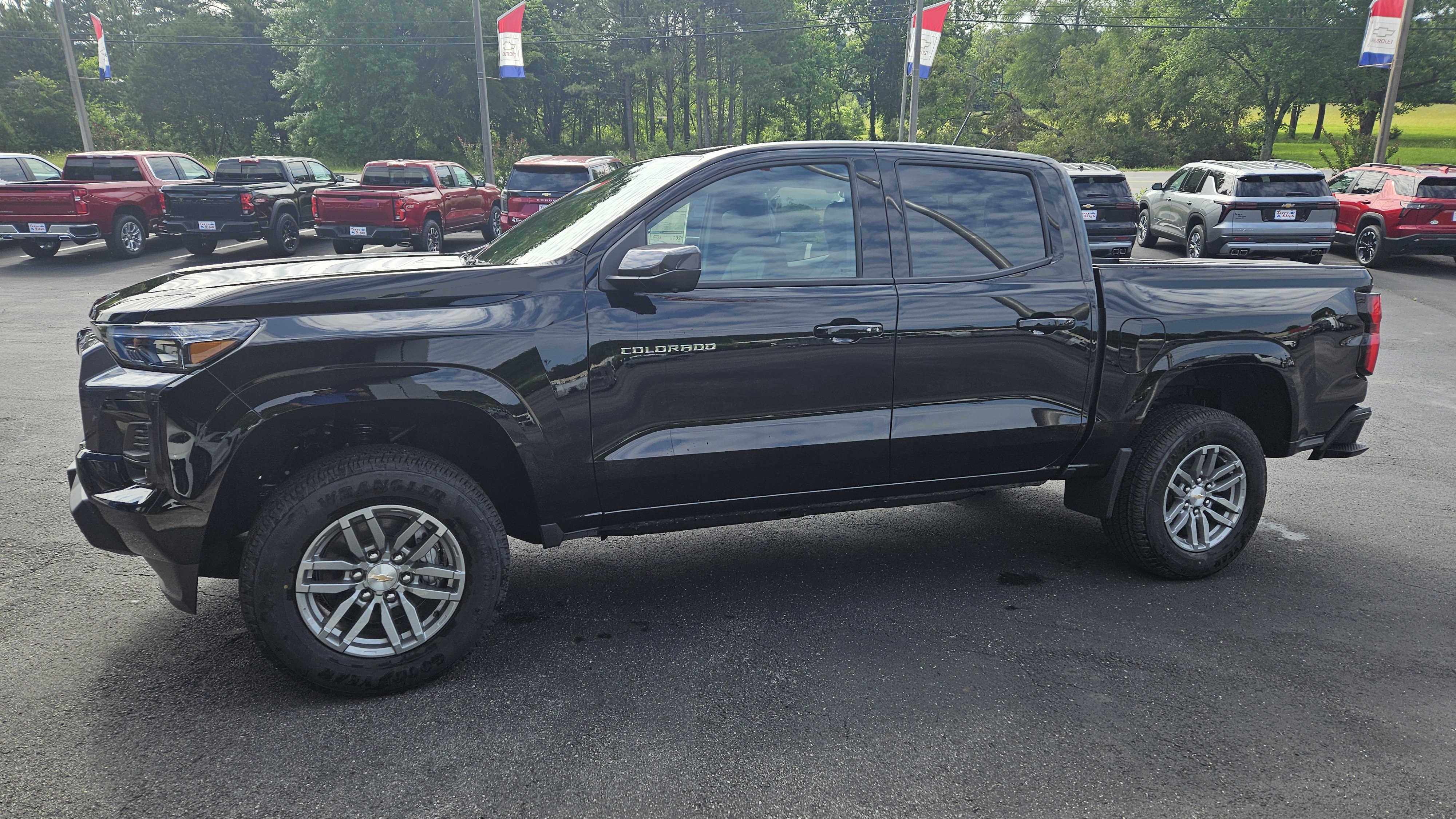 New 2025 Chevrolet Colorado LT w/ LT Convenience Package
