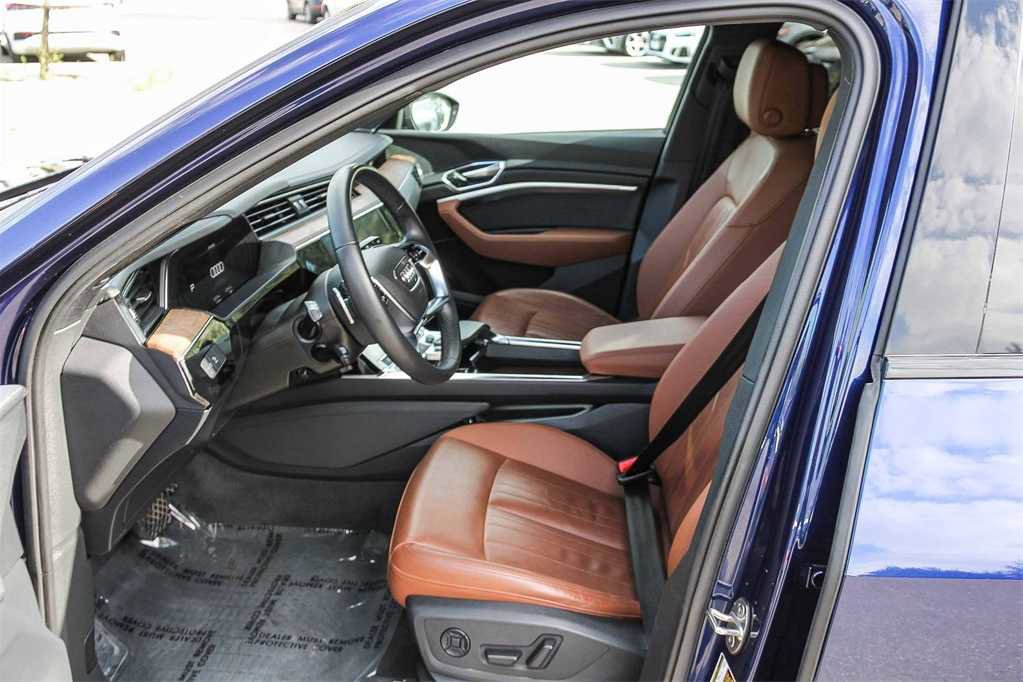 Used 2022 Audi e-tron Premium w/ Convenience Plus Package image 19