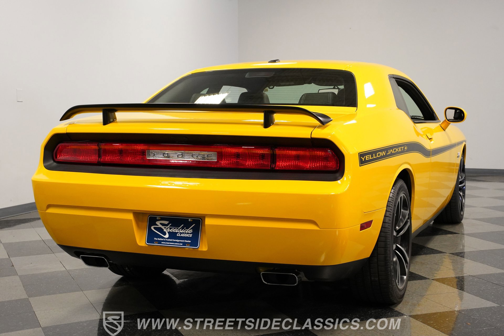 Used 2012 Dodge Challenger SRT8 Yellow Jacket w/ Premium Sound Group RWD image 11