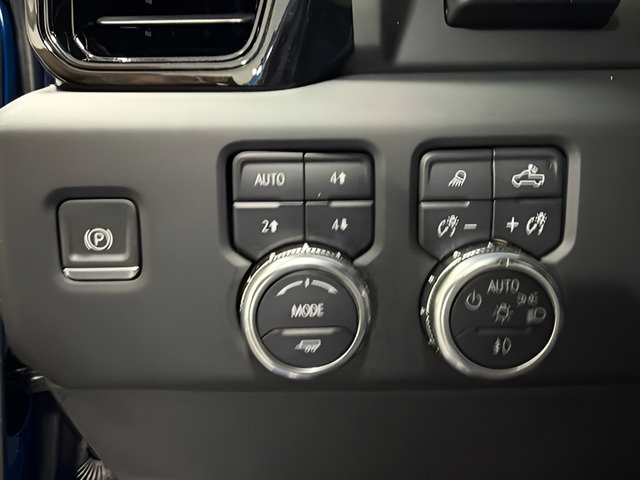 Used 2022 GMC Sierra 1500 AT4 w/ AT4 Premium Package AWD/4WD image 17