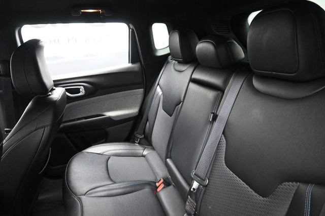 Used 2024 Jeep Compass Latitude AWD/4WD image 21