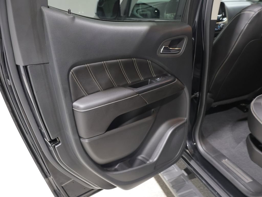 Used 2022 GMC Canyon Denali w/ Denali Black Edition Package AWD/4WD image 19