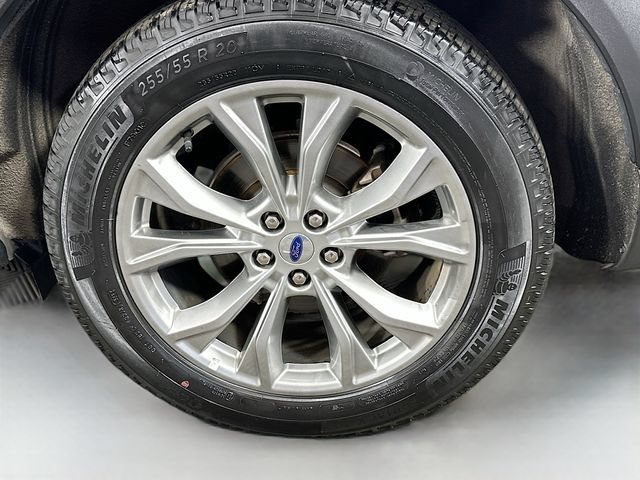 Used 2023 Ford Explorer XLT w/ Equipment Group 202A AWD/4WD image 32