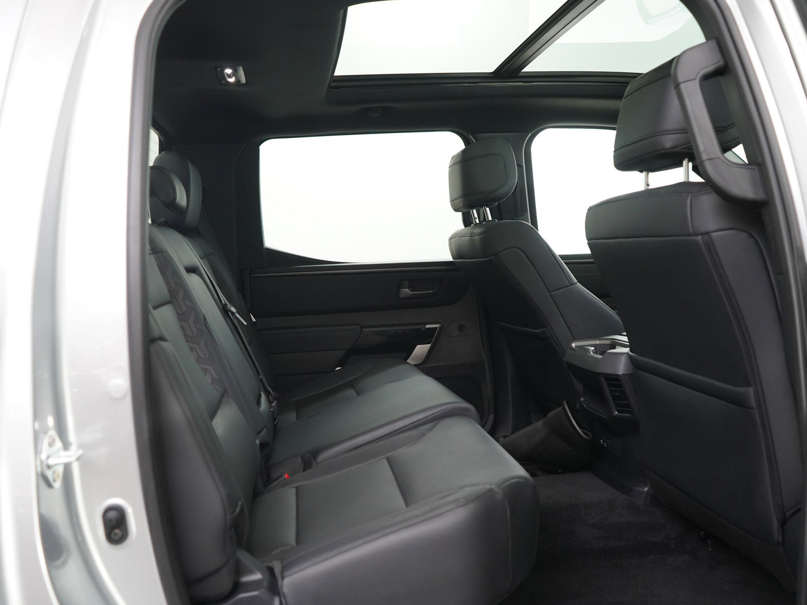 Used 2025 Toyota Tundra Limited w/ TRD Off-Road Package AWD/4WD image 12