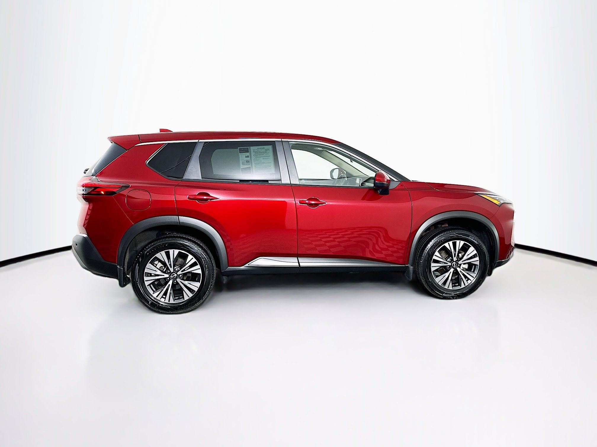 Used 2023 Nissan Rogue SV image 10