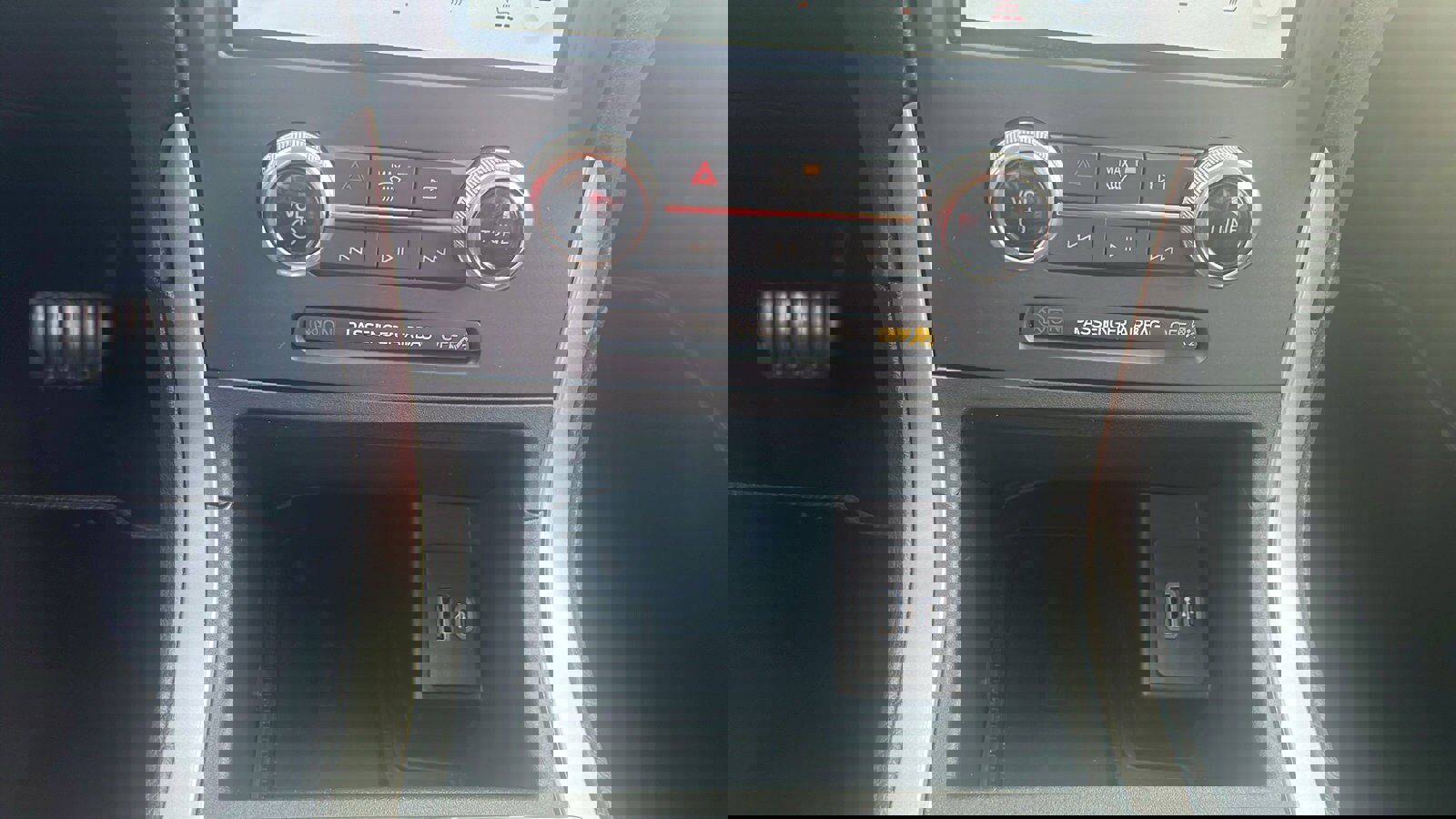 Used 2022 Ford Edge SEL w/ Convenience Package image 28