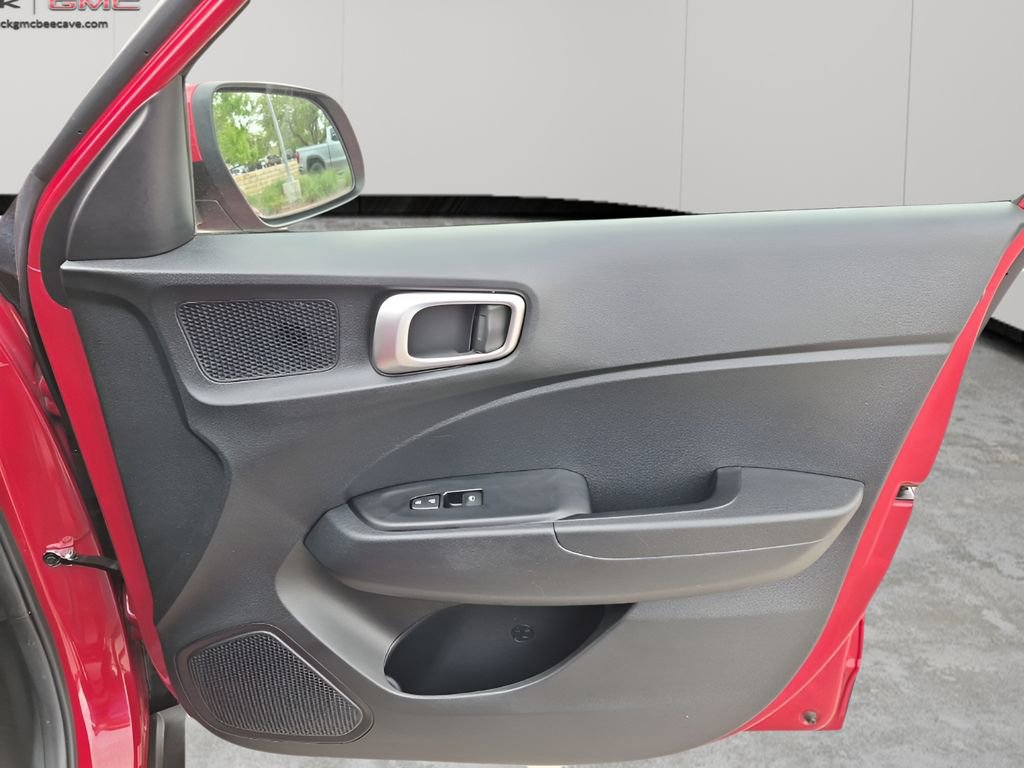 Used 2022 Hyundai Venue SEL image 13