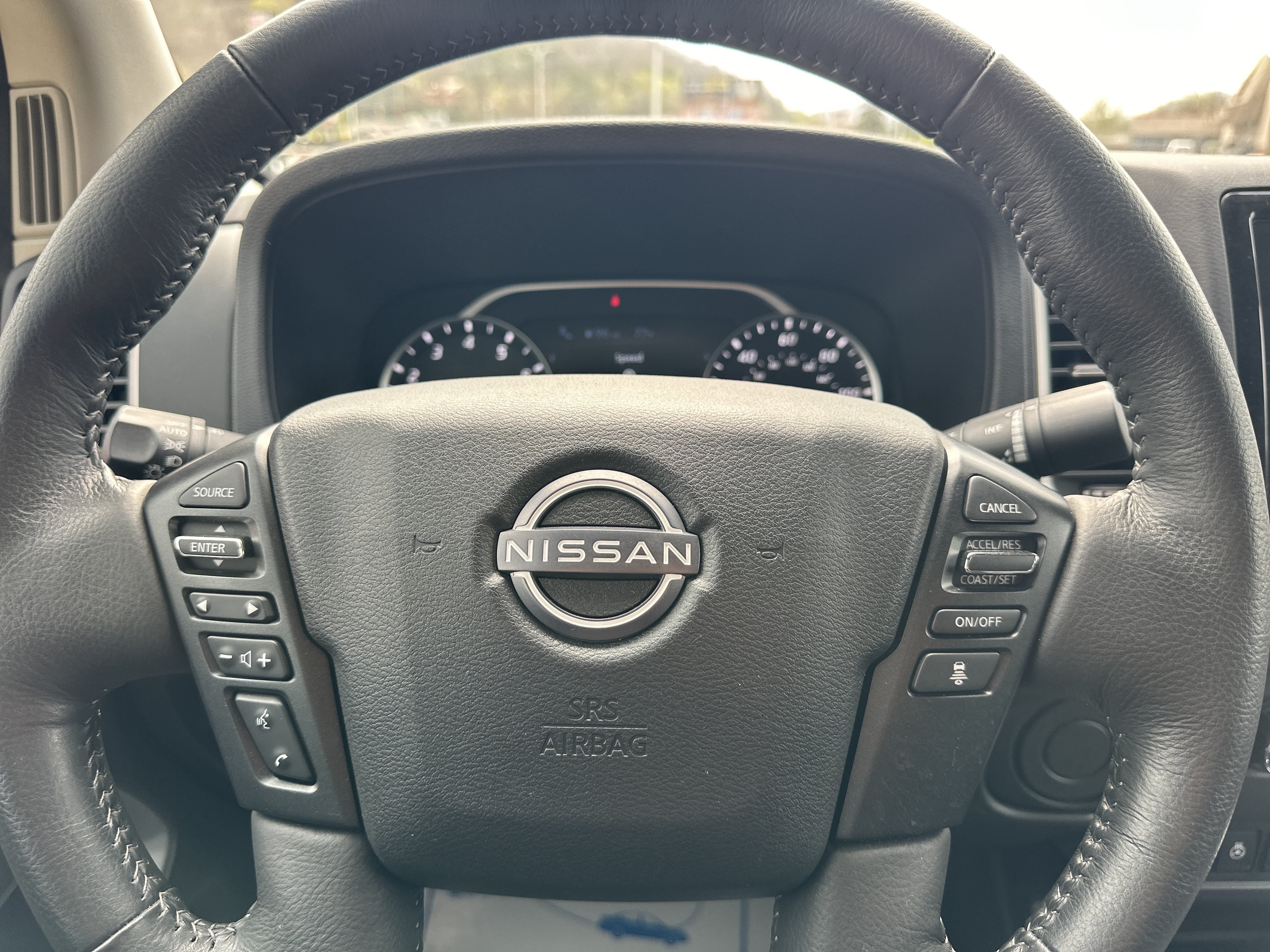 Used 2024 Nissan Frontier SL w/ Technology Package RWD image 13