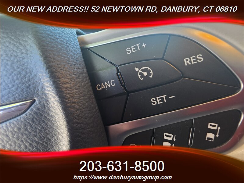 Used 2017 Chrysler 300 C Platinum w/ Safetytec Plus Group AWD/4WD image 19