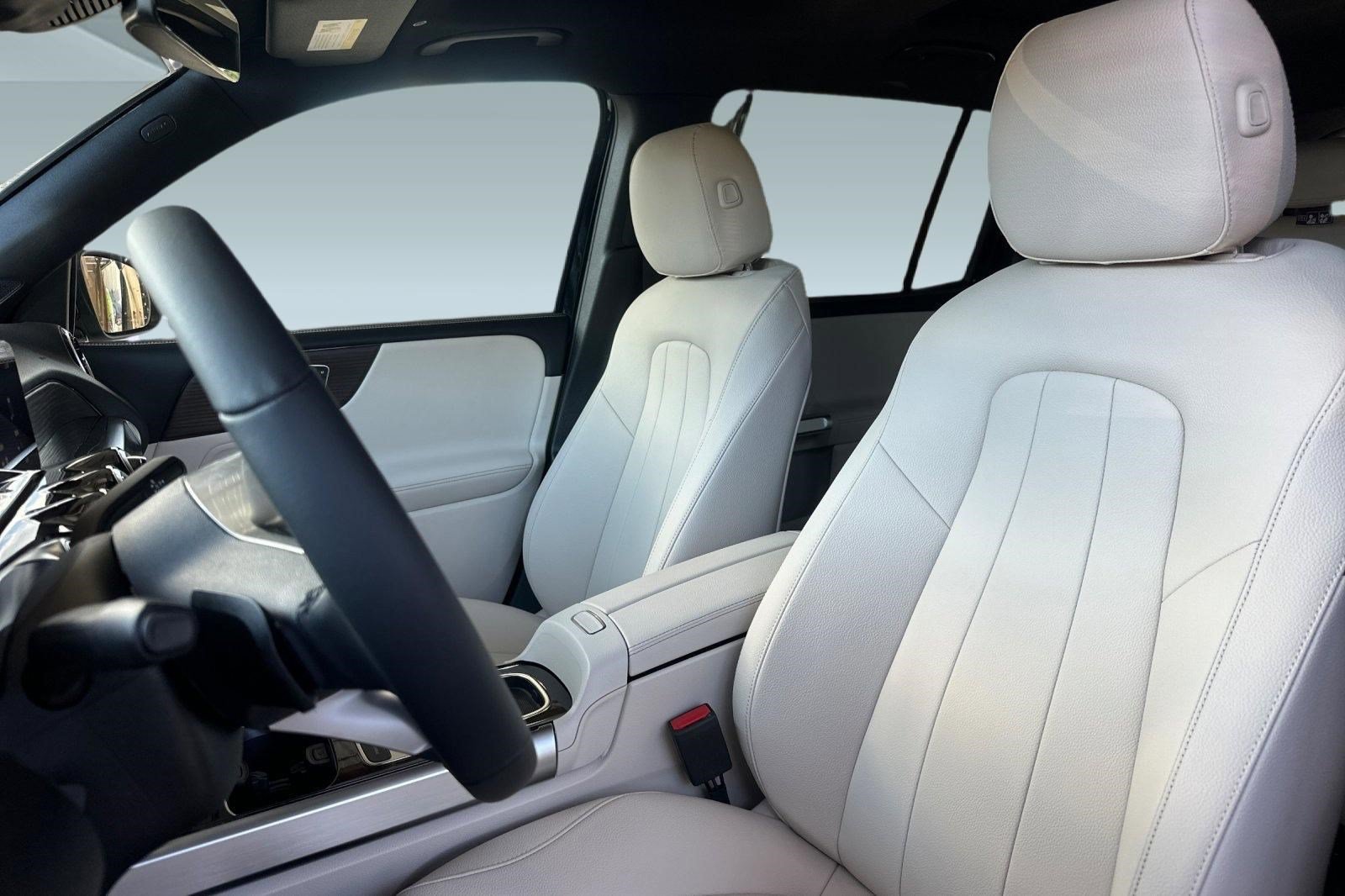New 2026 Mercedes-Benz GLB 250 image 5