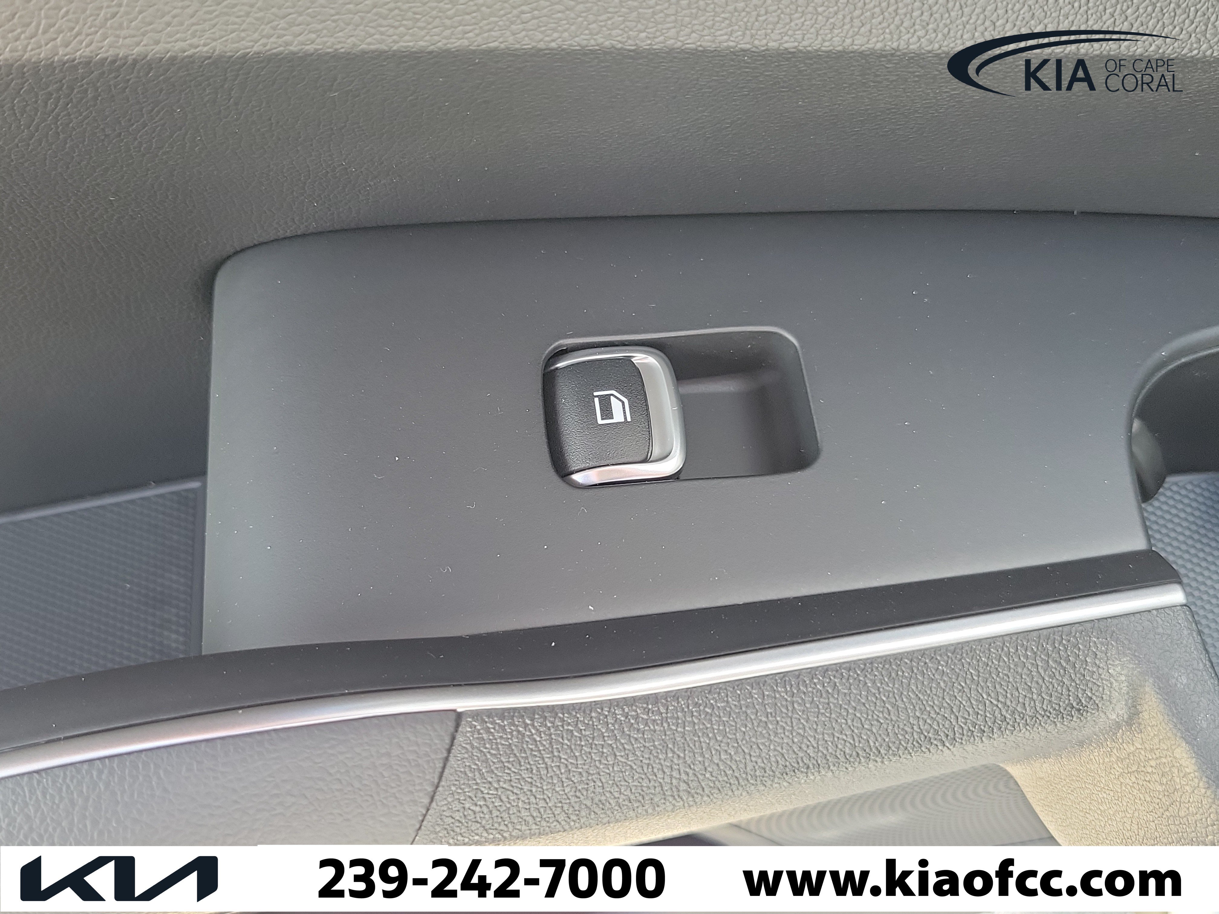 New 2026 Kia Sorento S FWD image 16