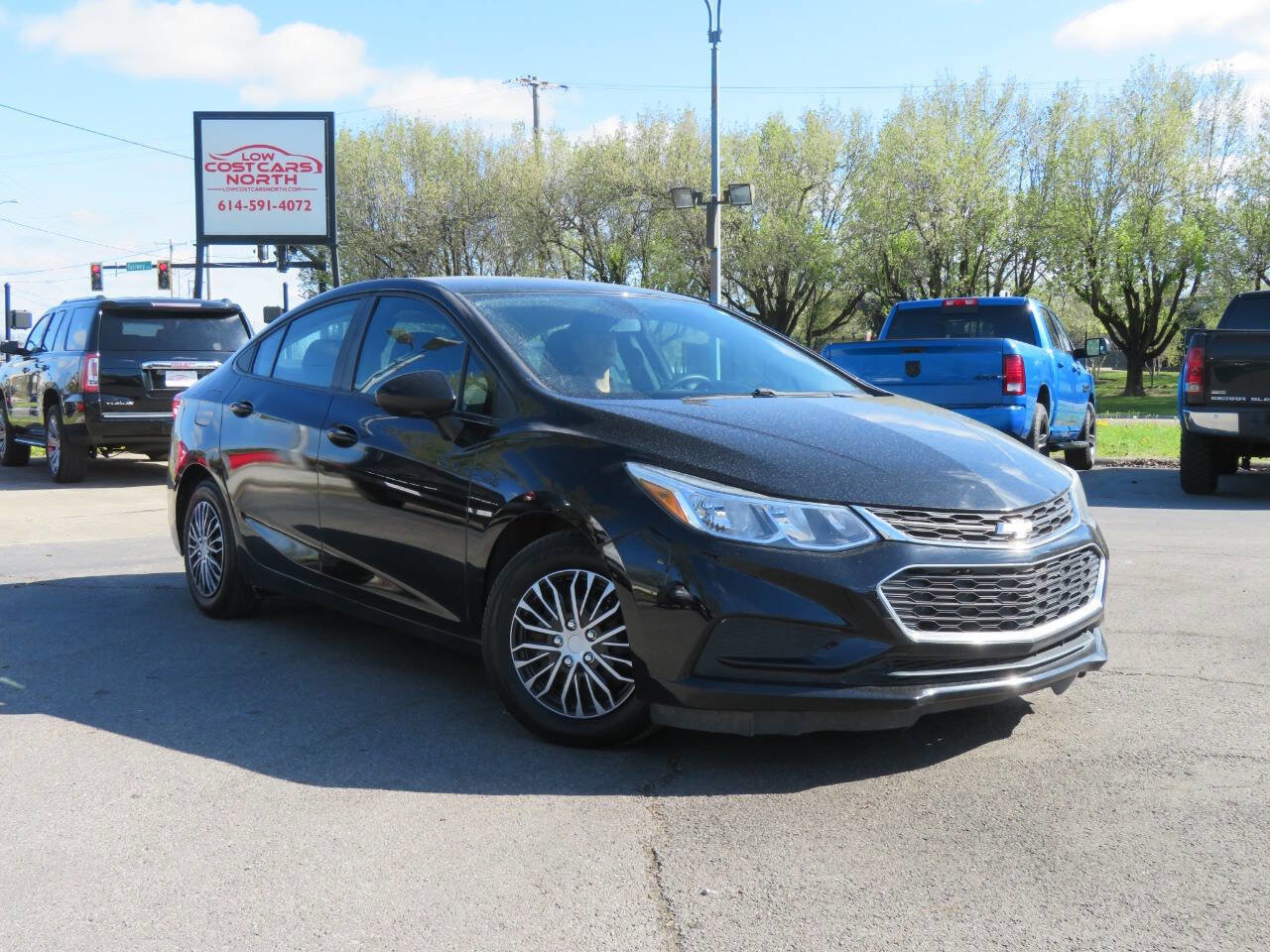 Used 2017 Chevrolet Cruze LS image 1