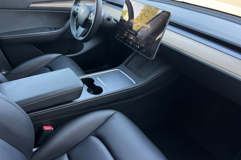 Used 2023 Tesla Model Y Performance image 19