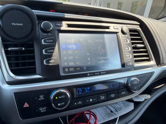 Used 2017 Toyota Highlander SE AWD/4WD image 22