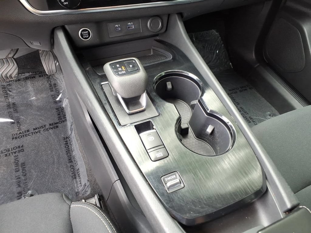 Used 2023 Nissan Rogue S FWD image 21