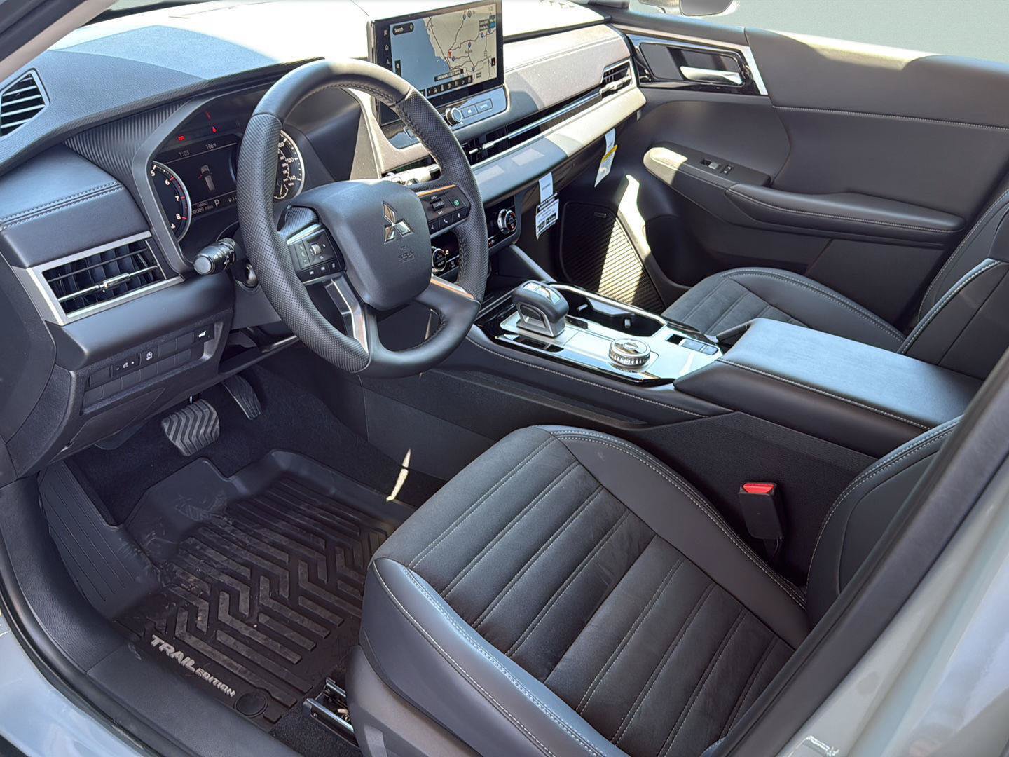 New 2026 Mitsubishi Outlander AWD image 23