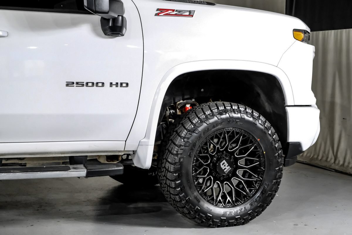 Used 2025 Chevrolet Silverado 2500 LT AWD/4WD image 8