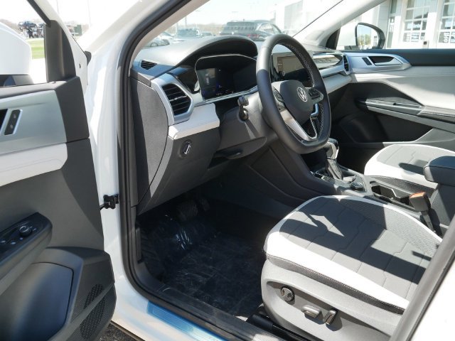 New 2026 Volkswagen Taos SE AWD/4WD image 7