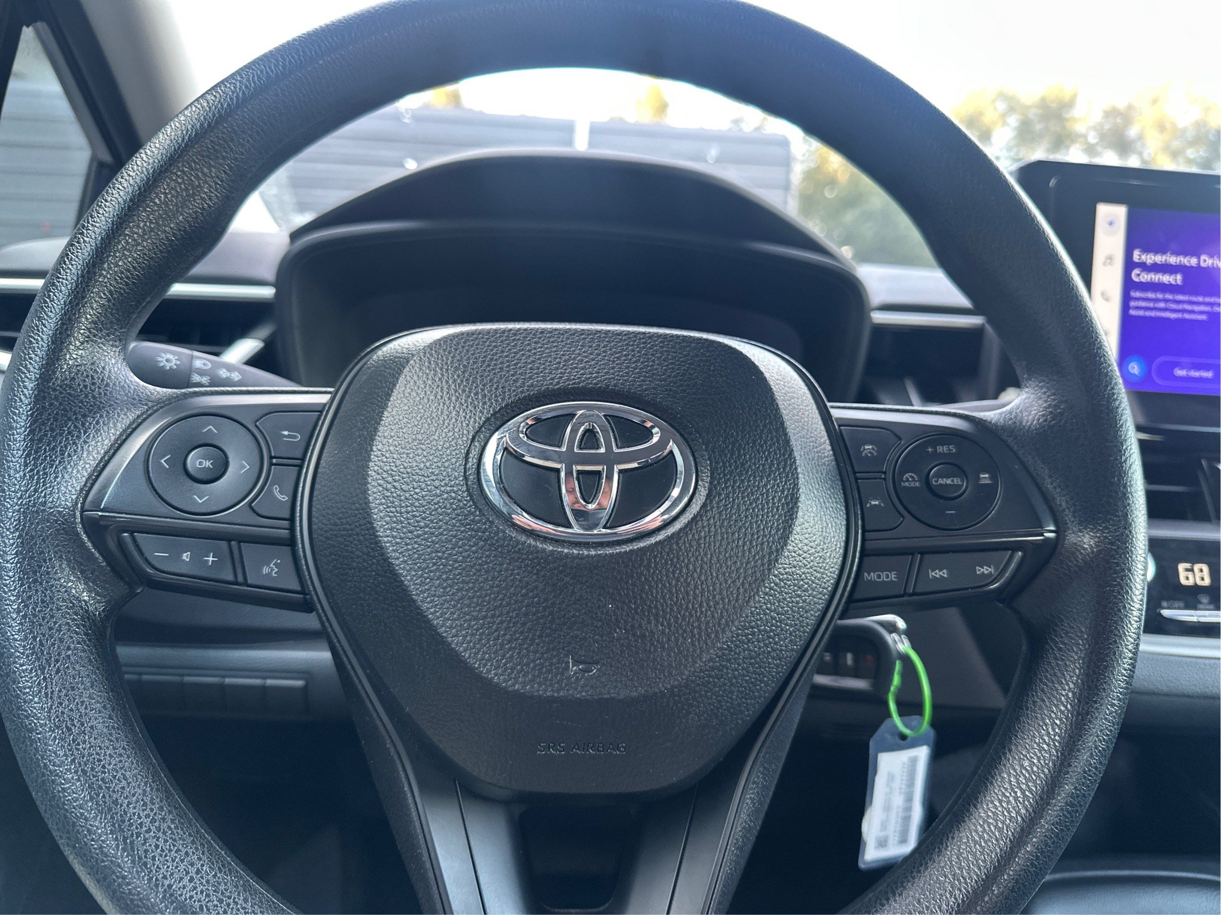 Used 2025 Toyota Corolla LE FWD image 18