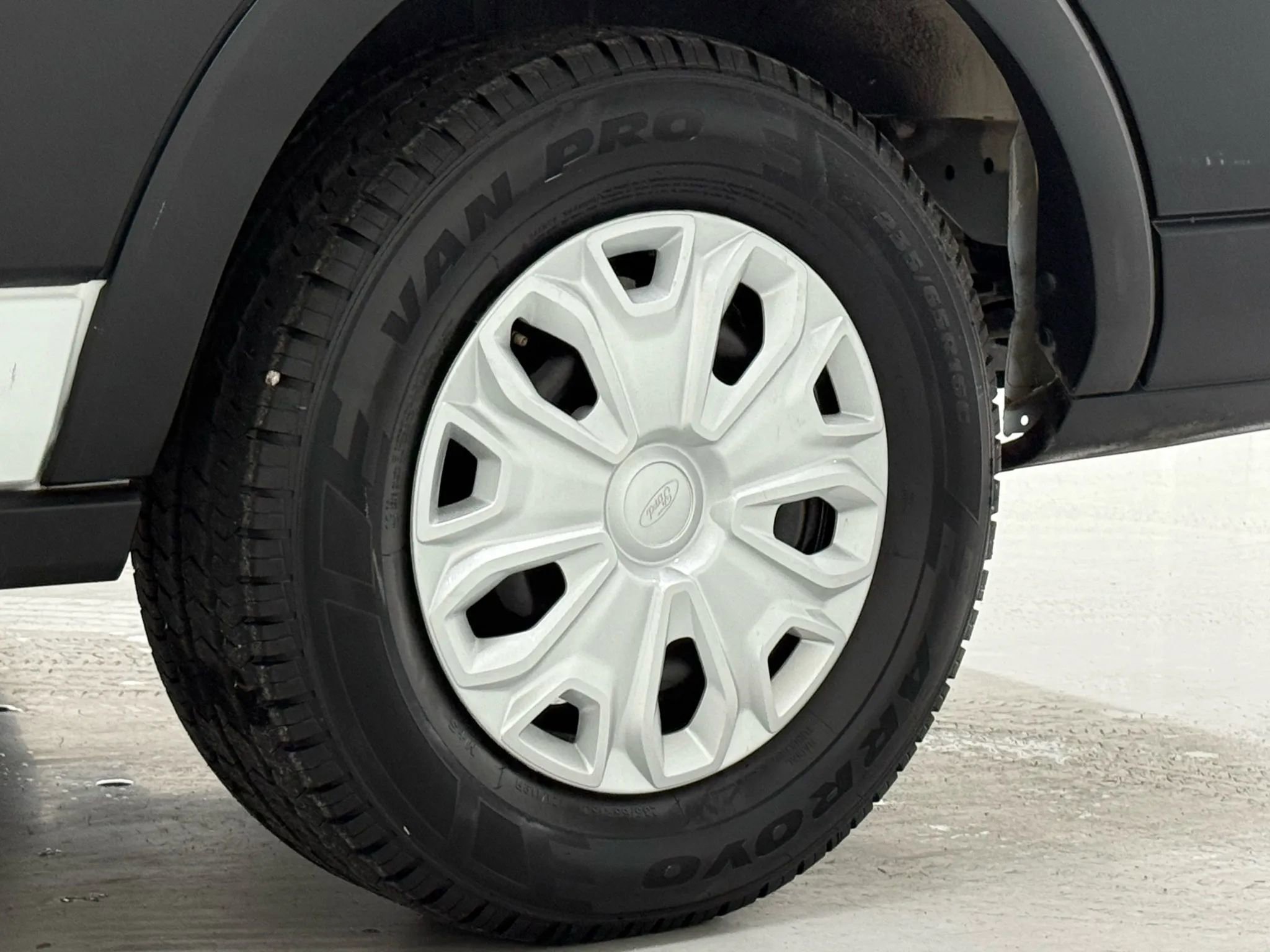 Used 2021 Ford Transit 350 XLT image 37