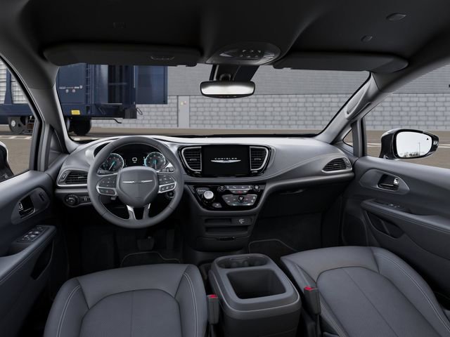 New 2026 Chrysler Pacifica Select image 8