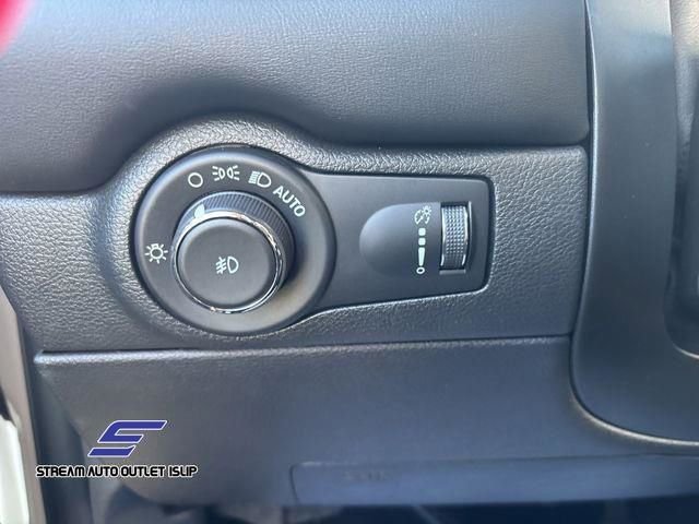 Used 2023 Dodge Durango R/T image 32