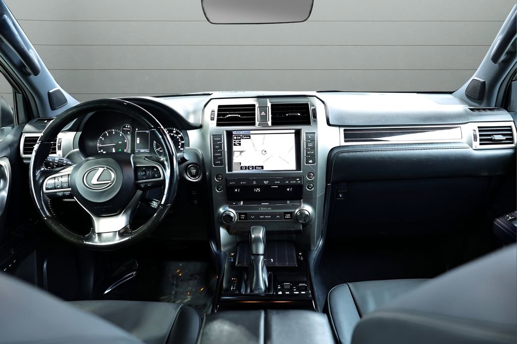 Used 2020 Lexus GX 460 Premium w/ Premium Package image 19