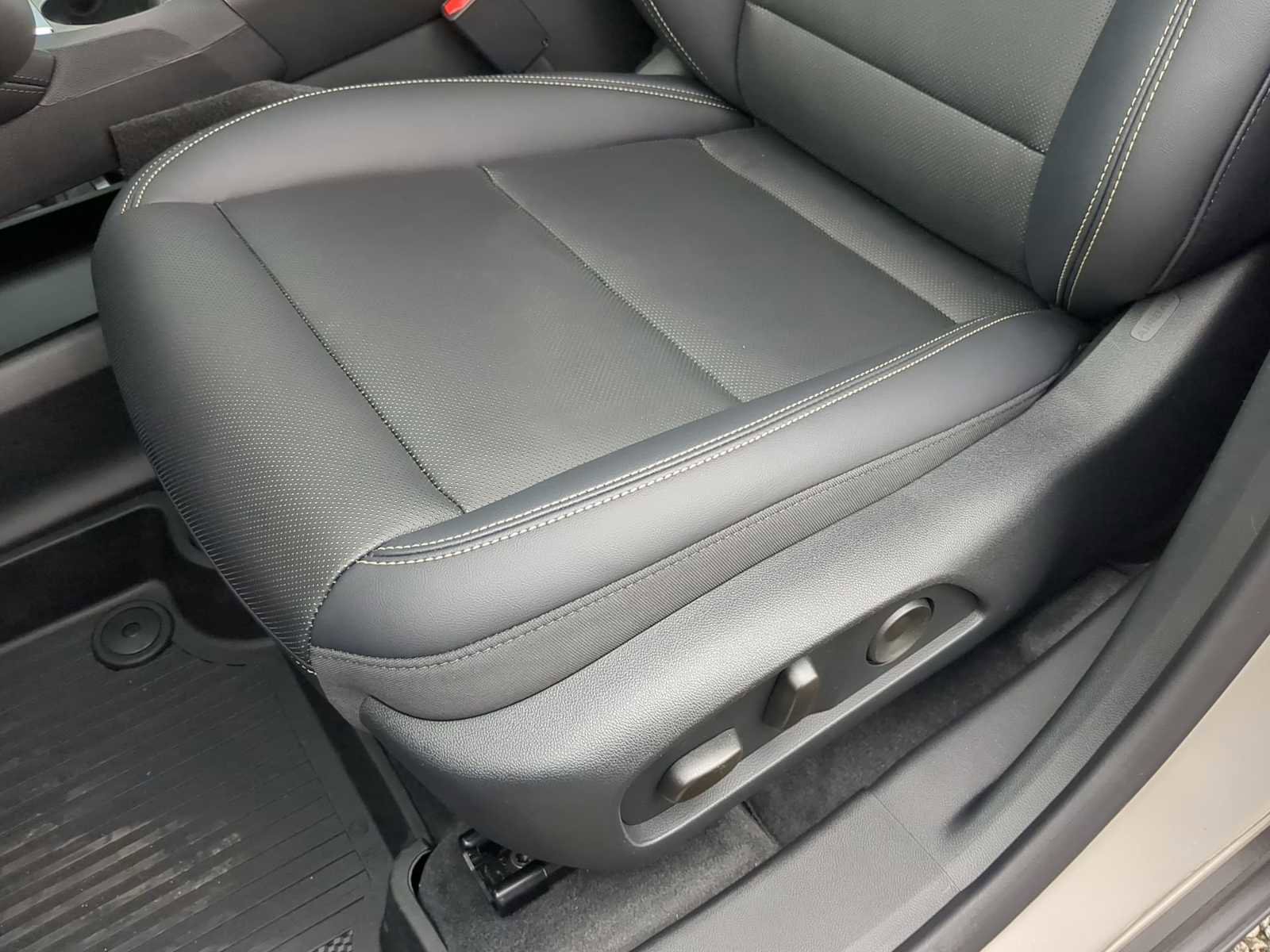 New 2026 GMC Terrain Elevation w/ Elevation Premium Package image 13