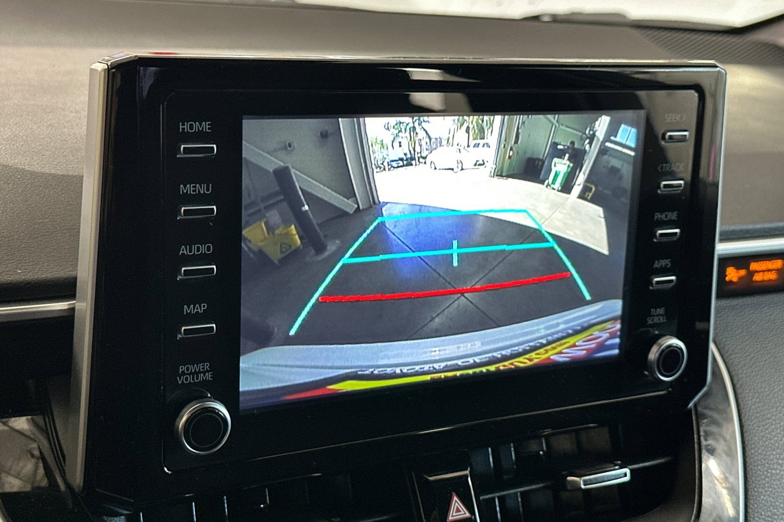 Used 2020 Toyota Corolla SE image 18