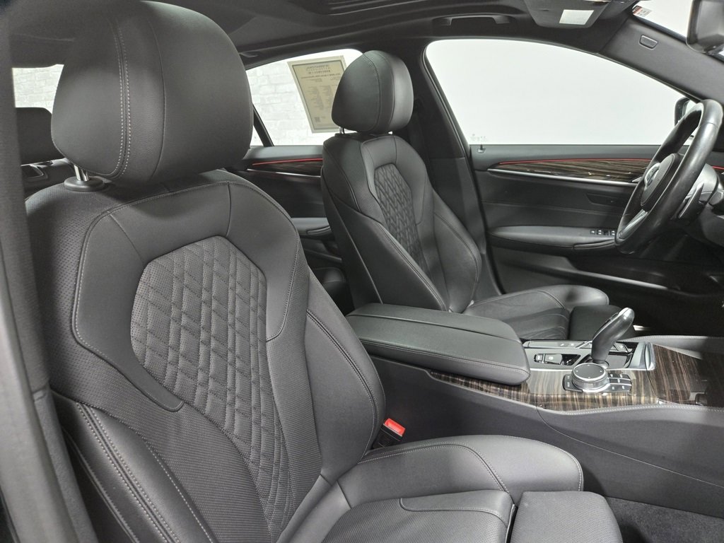 Used 2021 BMW 530e xDrive w/ M Sport Package image 54