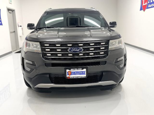 Used 2017 Ford Explorer XLT w/ Equipment Group 201A image 3