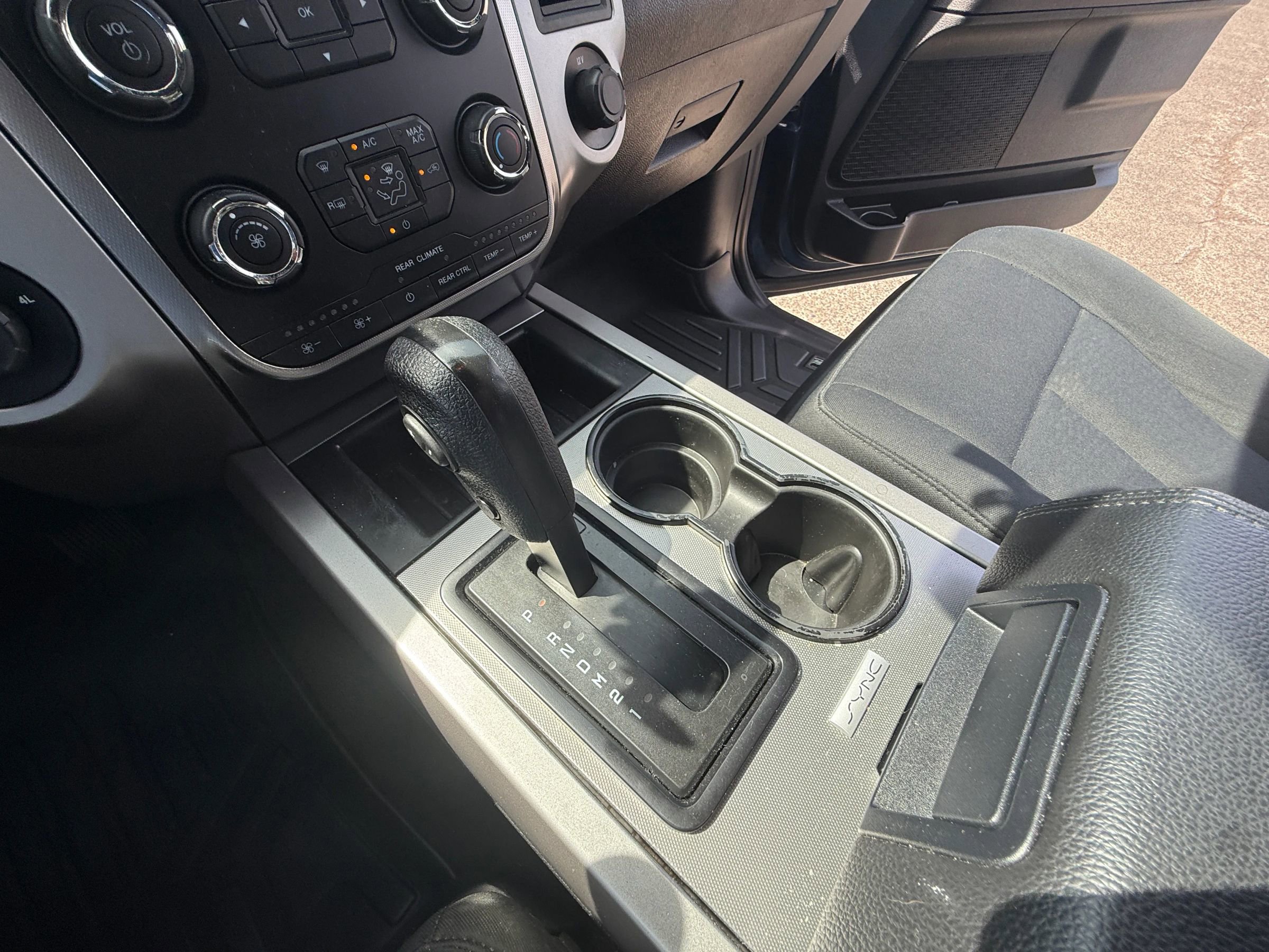 Used 2017 Ford Expedition XLT AWD/4WD image 15
