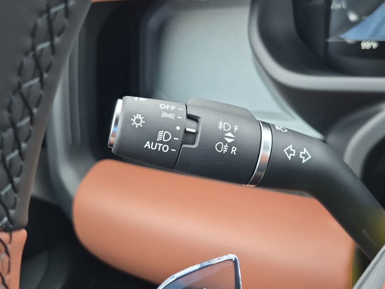 New 2026 Land Rover Defender 110 OCTA AWD/4WD image 27