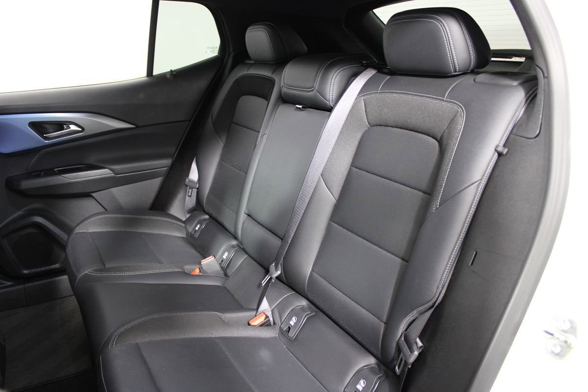 Used 2025 Chevrolet Equinox EV LT w/ Convenience Package image 26
