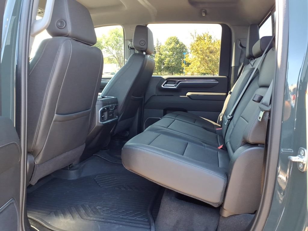 Used 2025 Chevrolet Silverado 2500 LTZ w/ LTZ Convenience Package AWD/4WD image 8