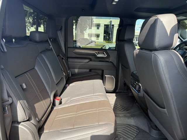 Used 2024 Chevrolet Silverado 2500 High Country w/ High Country Premium Package AWD/4WD image 12