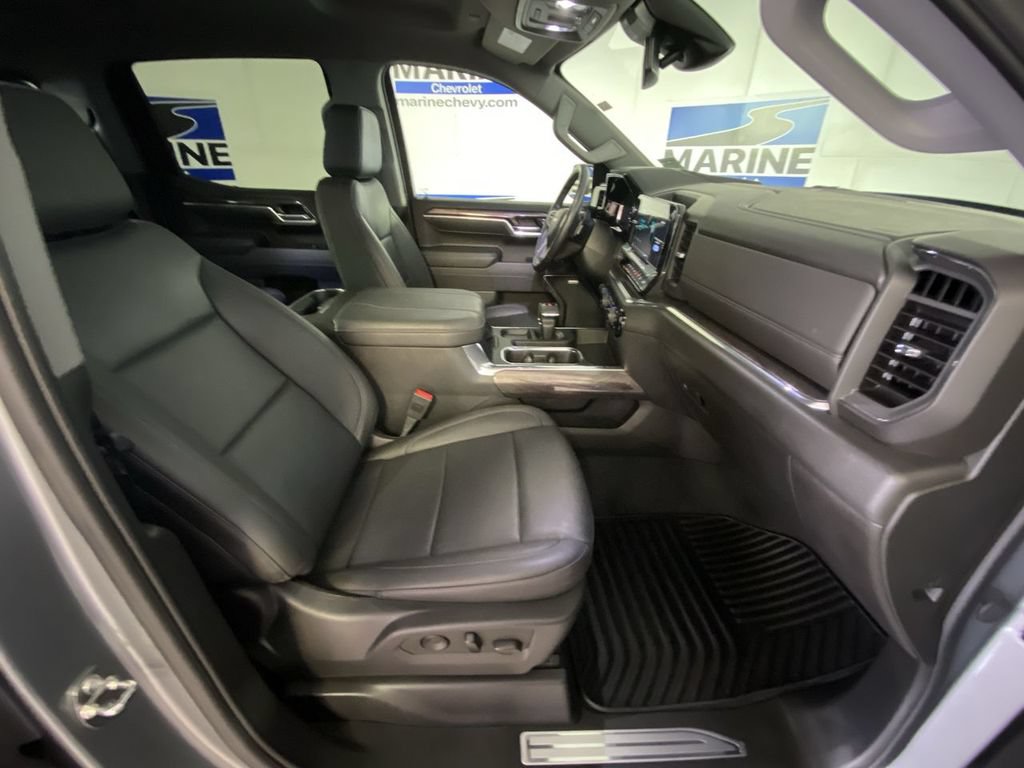 Used 2024 Chevrolet Silverado 1500 LTZ w/ LTZ Convenience Package II AWD/4WD image 34